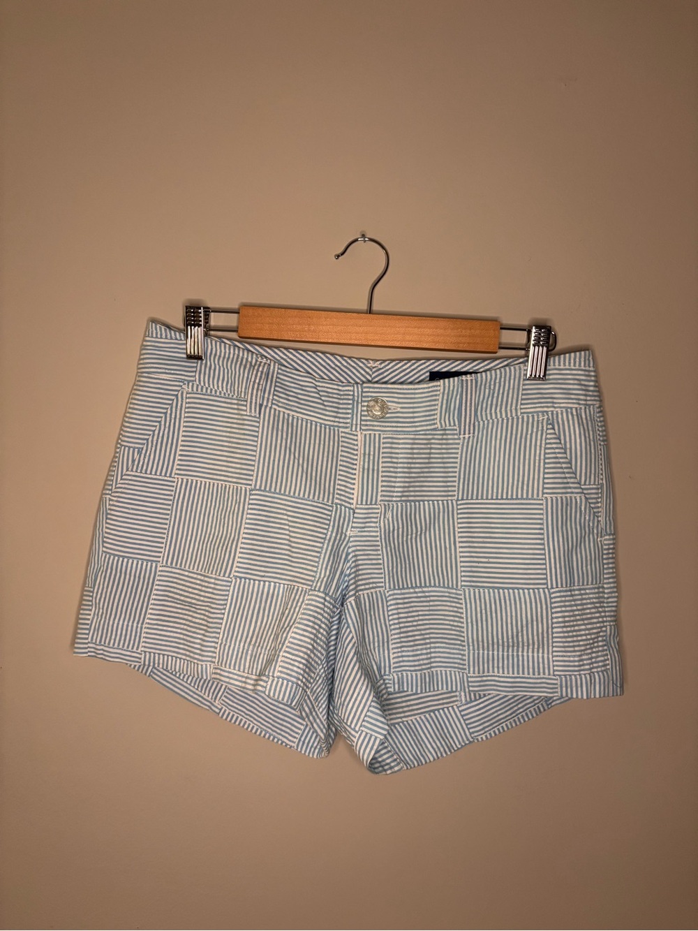 Cape Madras Maine size 6 blue white plaid striped shorts